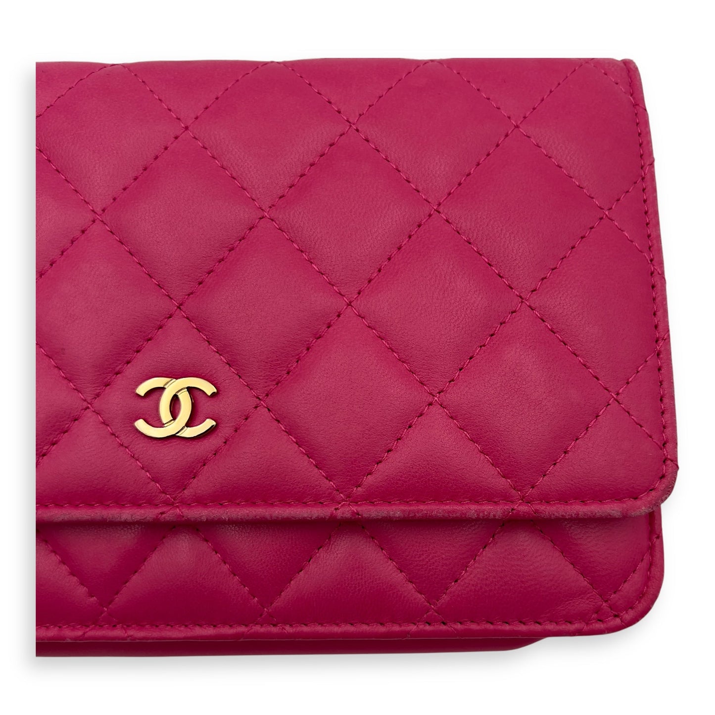 CC Wallet On Chain Pink in Lambskin, Gold hardware