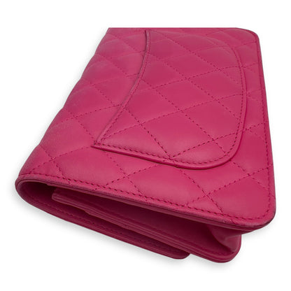 CC Wallet On Chain Pink in Lambskin, Gold hardware