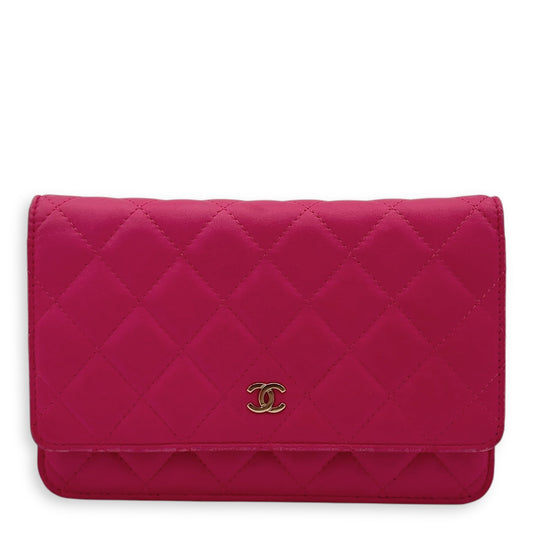 CC Wallet On Chain Pink in Lambskin, Gold hardware