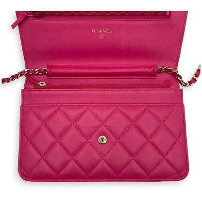 CC Wallet On Chain Pink in Lambskin, Gold hardware