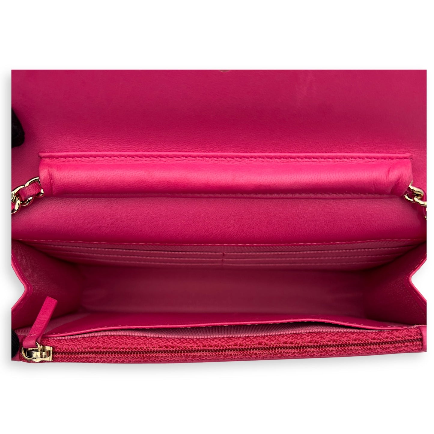 CC Wallet On Chain Pink in Lambskin, Gold hardware