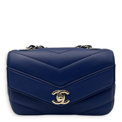 Chevron Shoulder Bag Blue in Caviar Leather, Silver hardware