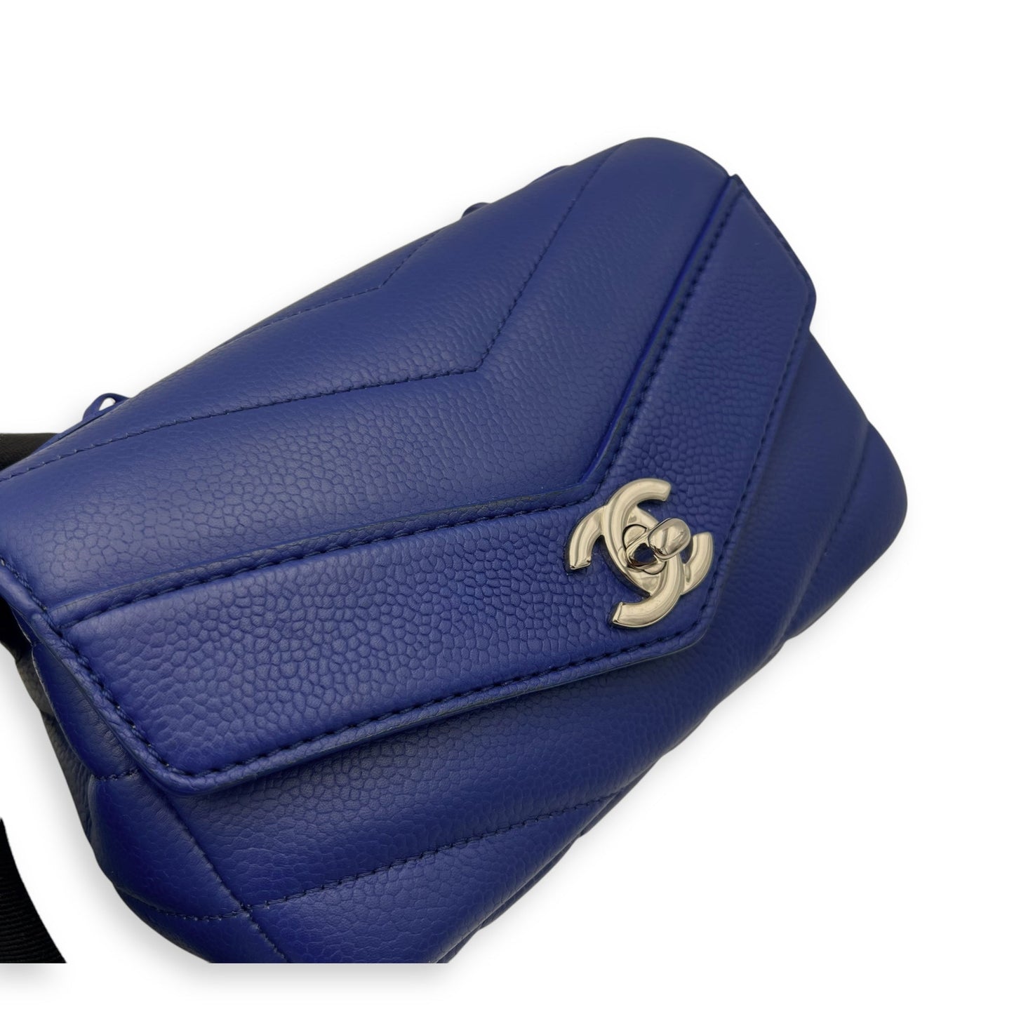 Chevron Shoulder Bag Blue in Caviar Leather, Silver hardware