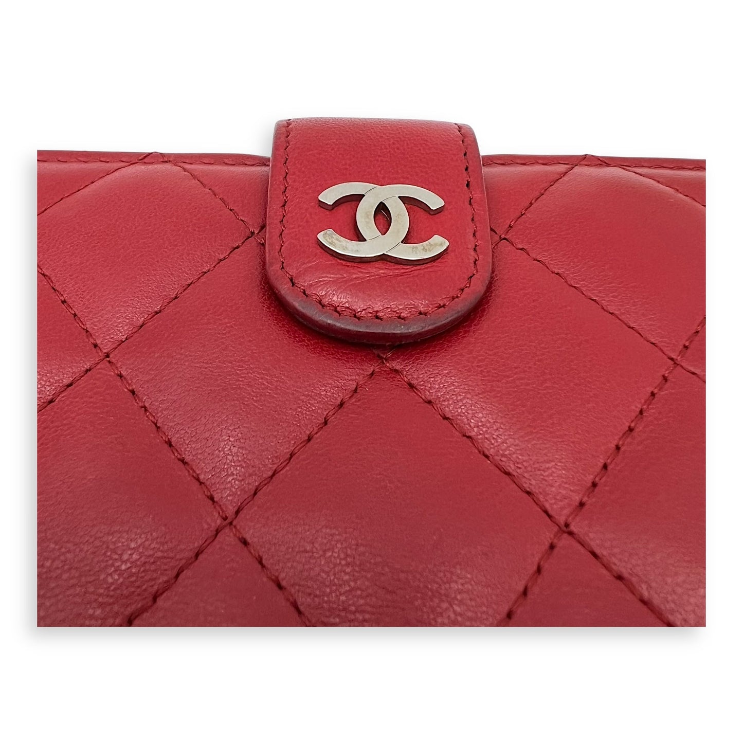 Classic Wallet Red in Lambskin, Silver hardware