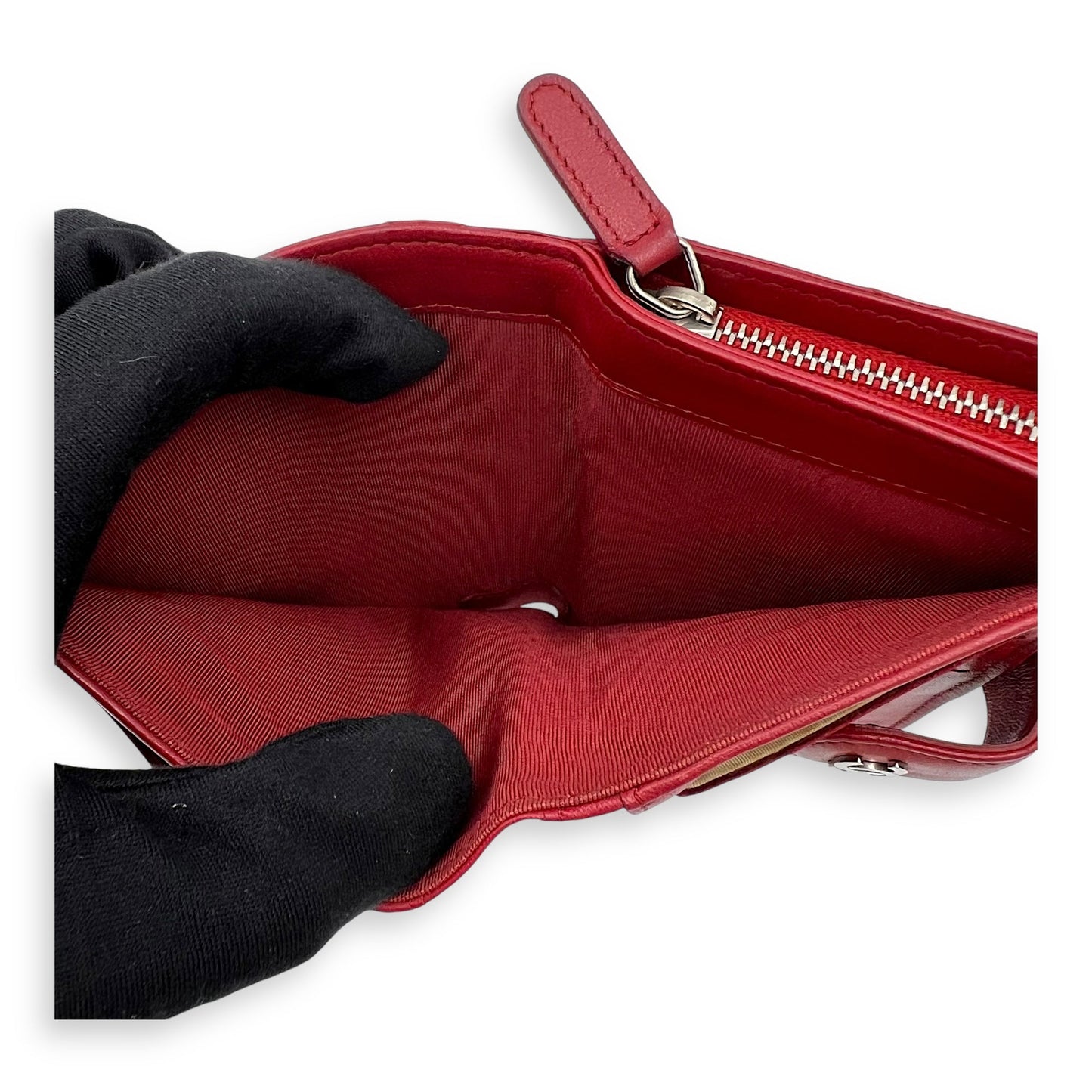 Classic Wallet Red in Lambskin, Silver hardware