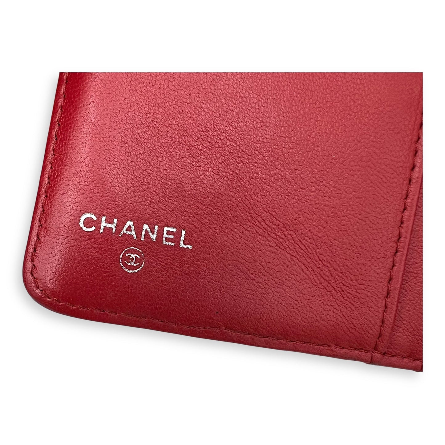 Classic Wallet Red in Lambskin, Silver hardware