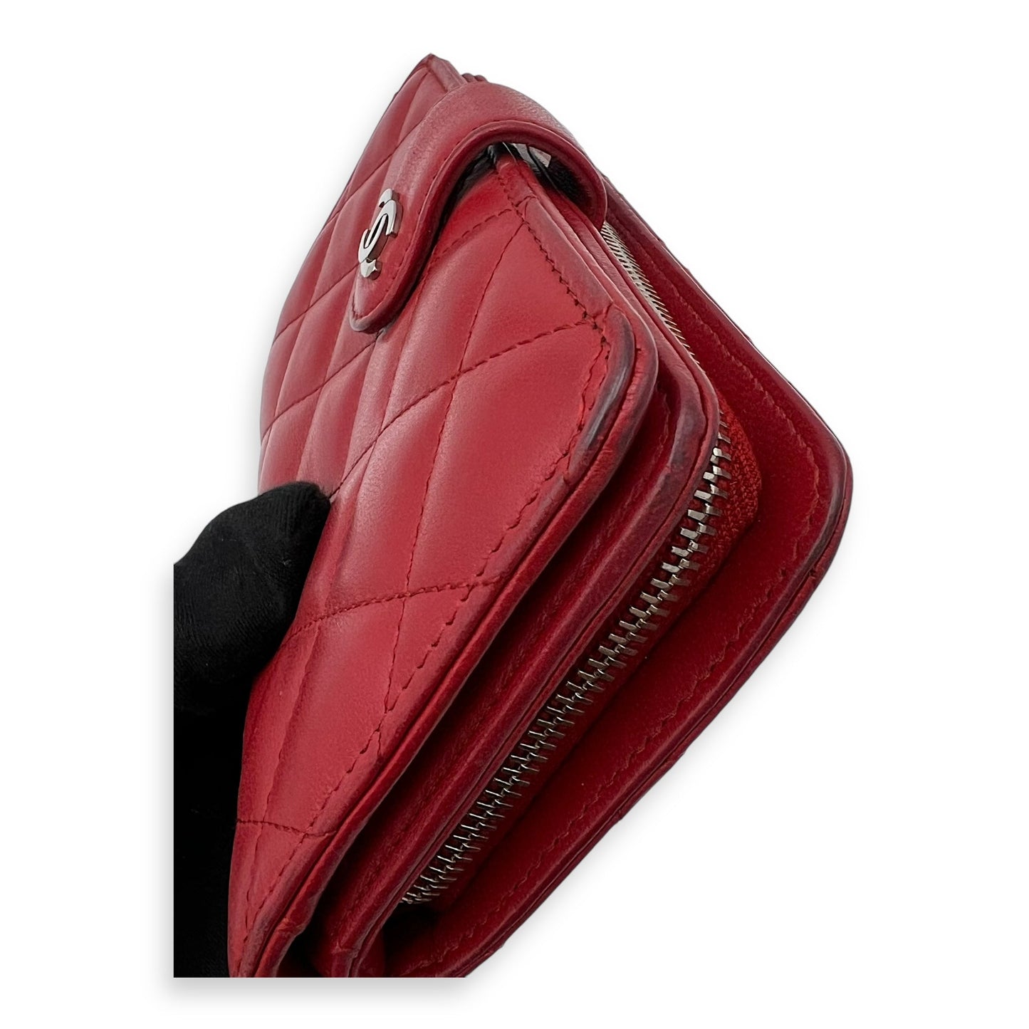 Classic Wallet Red in Lambskin, Silver hardware