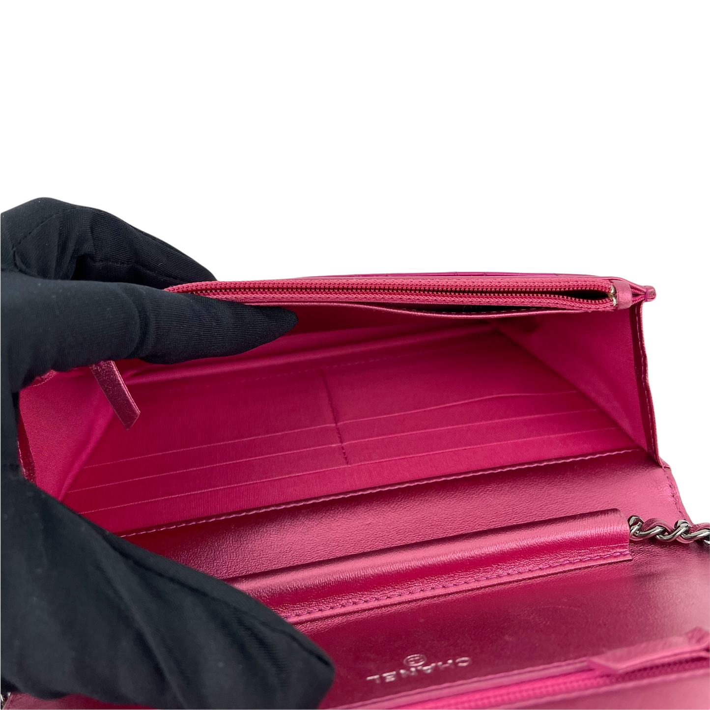 Boy Wallet on Chain Patent Magenta SHW