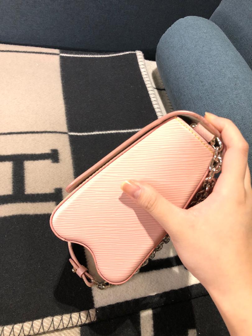 Louis-Vuitton Empreinte Daily Pouch Rose Poudre