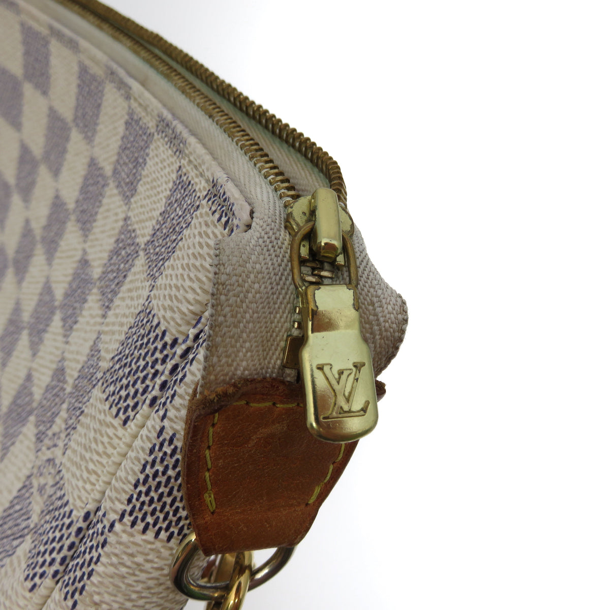 Louis-Vuitton Pochette in Damier Azur