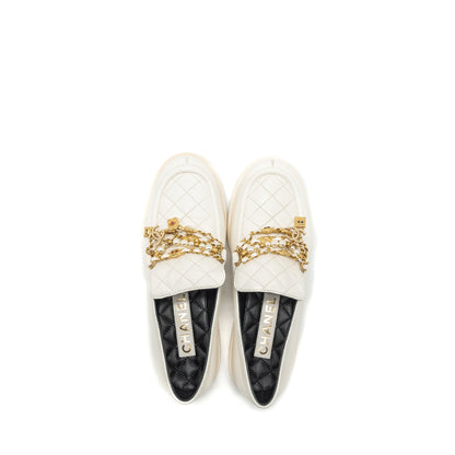 Chanel Size 39 loafer with charm leather white GHW