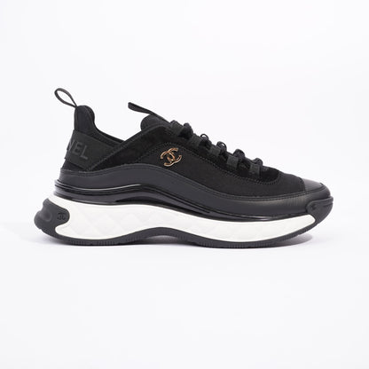 Chanel CC Logo Runners Black   White EU 40   UK 7