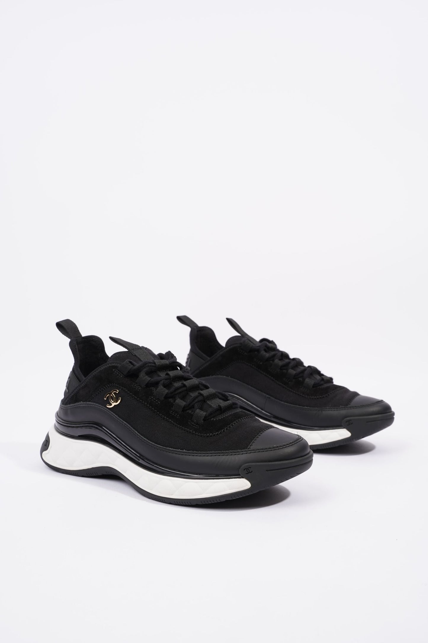 Chanel CC Logo Runners Black   White EU 40   UK 7