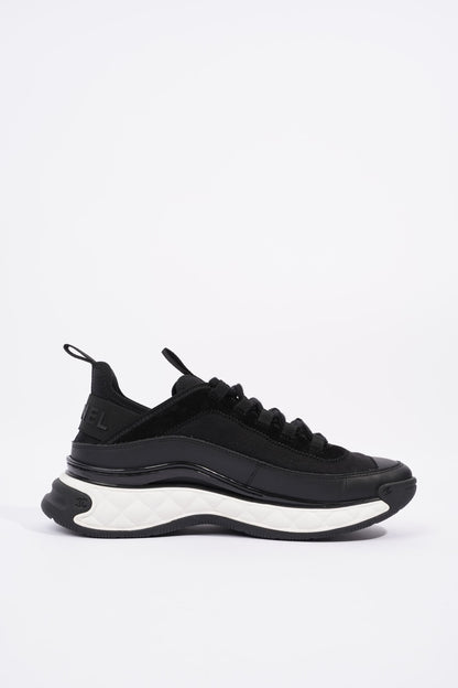 Chanel CC Logo Runners Black   White EU 40   UK 7