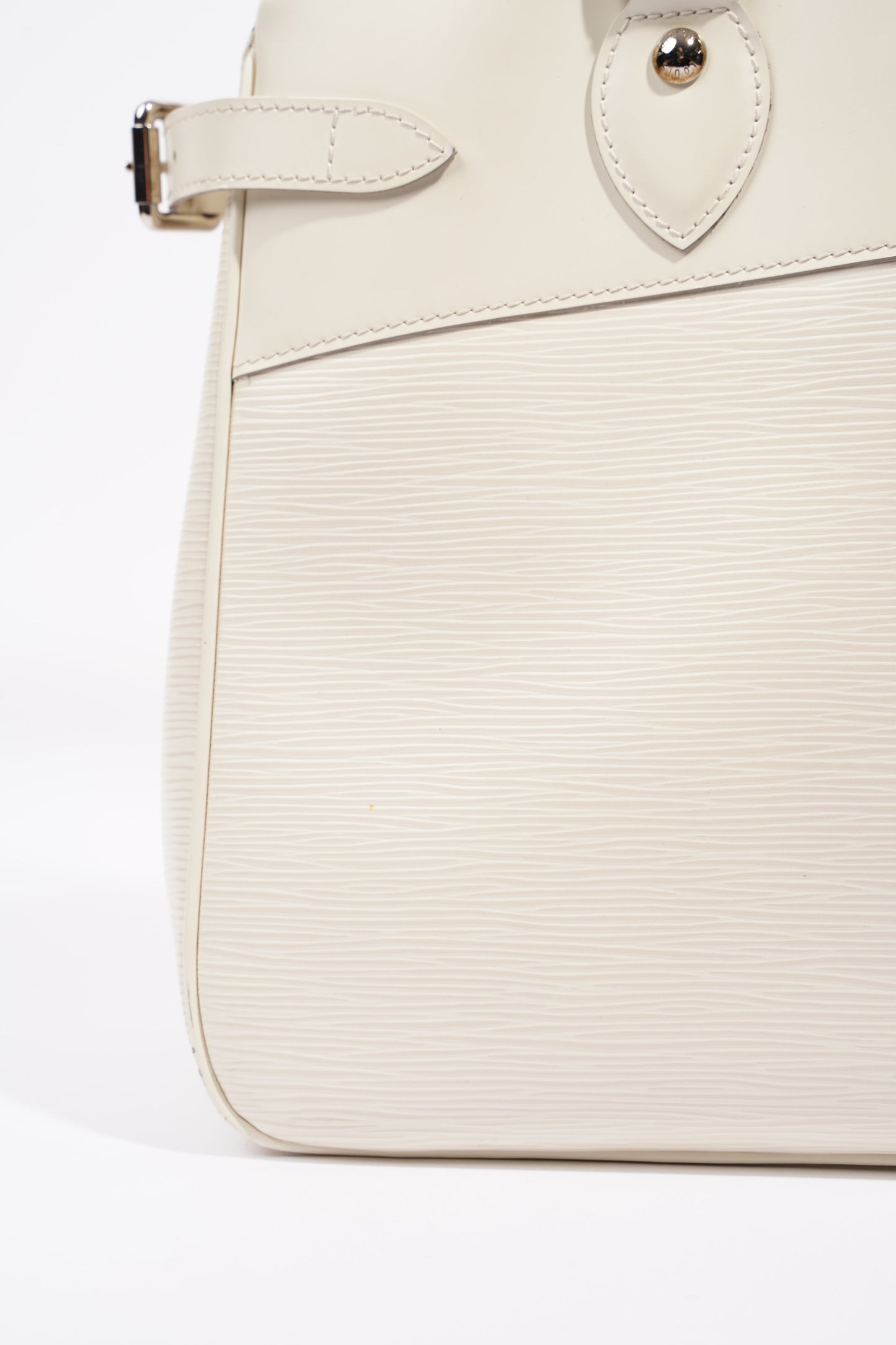 Louis Vuitton Womens Vintage Passy White Epi Leather GM