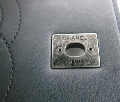 CHANEL Medium 'Trendy CC' flap bag