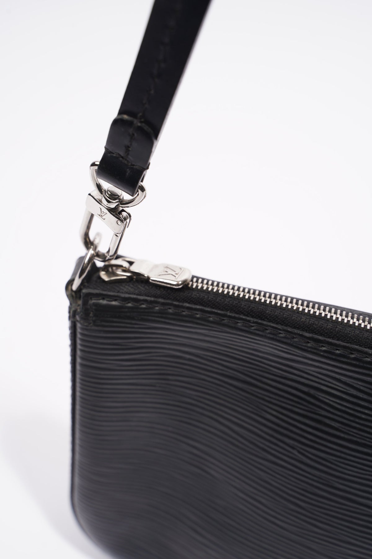 Louis Vuitton Pochette Accessorie Bag Black Epi Leather
