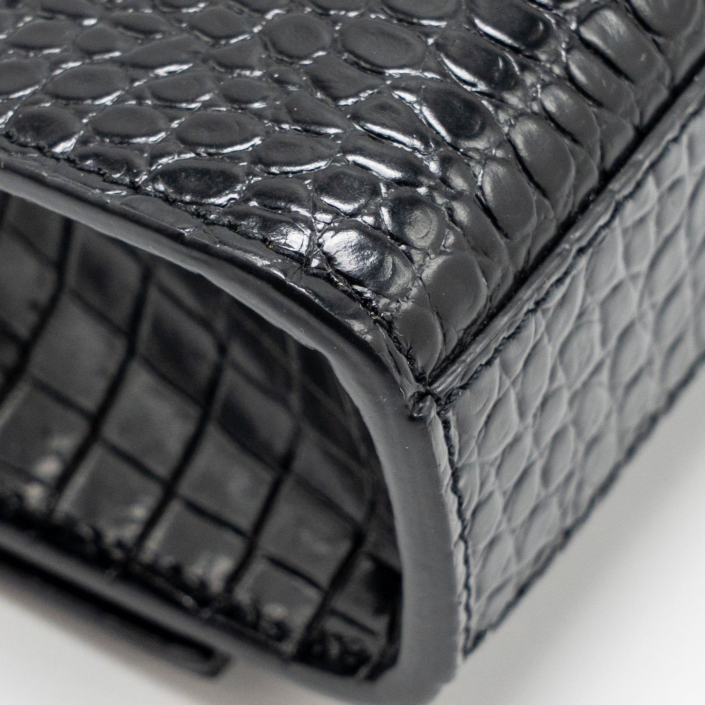 Saint Laurent/YSL Medium Kate Tassel Bag Croc-Embossed Calfskin Black GHW