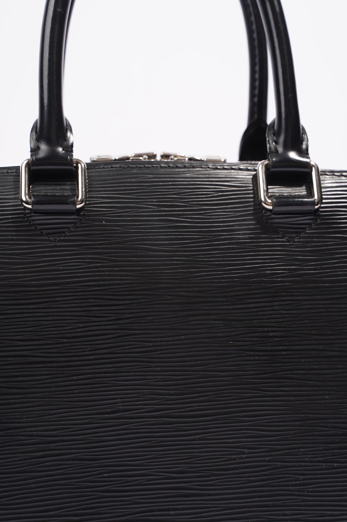 Louis Vuitton Womens Pont Neuf Black Epi Leather