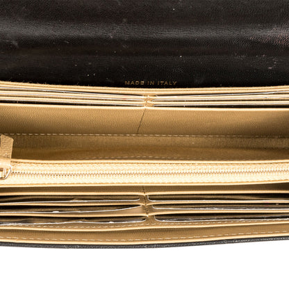 Chic Pearl Wallet on Chain
