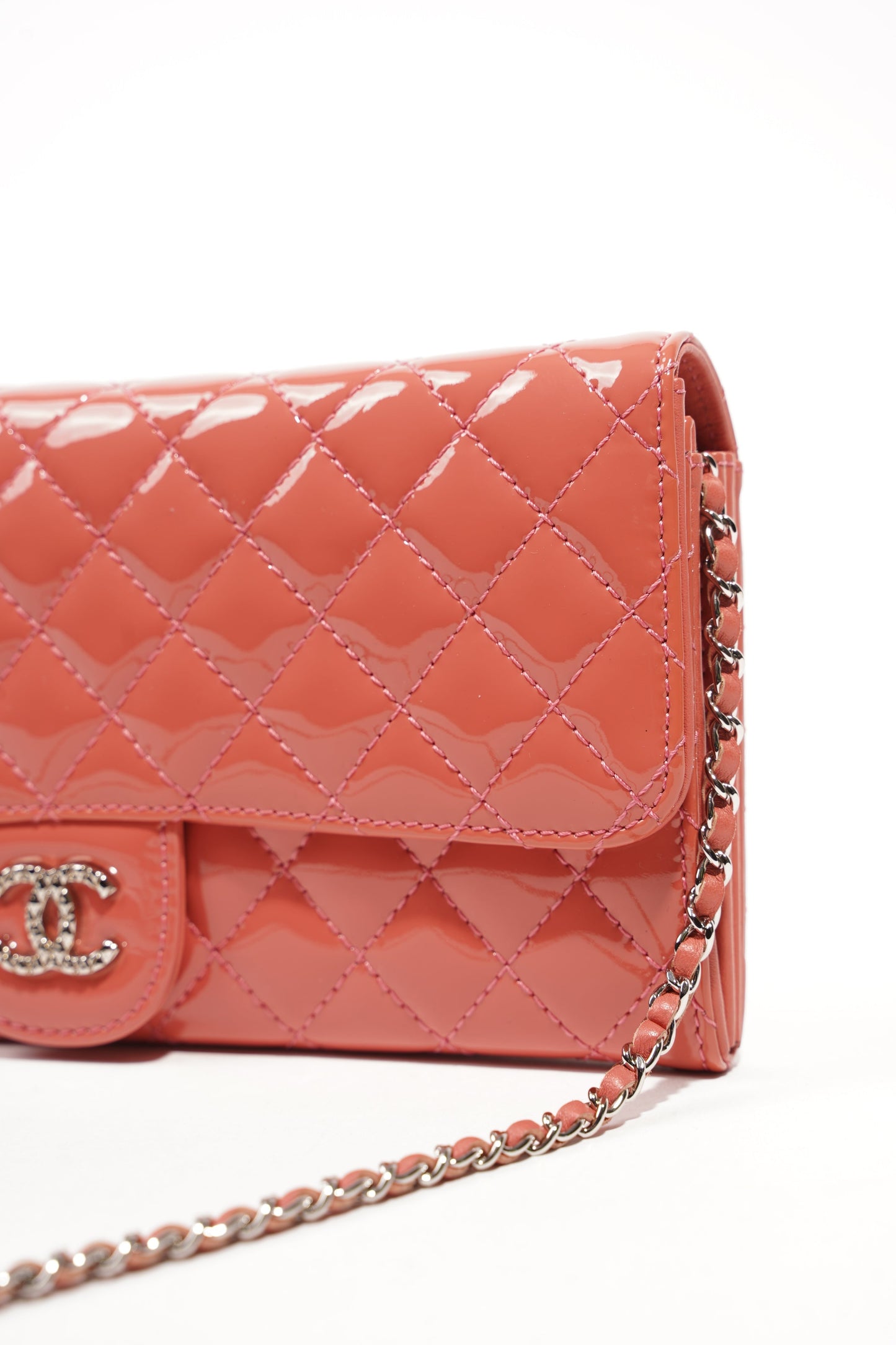 Chanel Womens Brilliant East West Flap Wallet on Chain