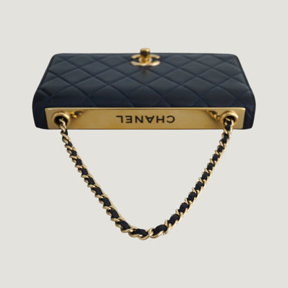 CHANEL WALLET ON CHAIN