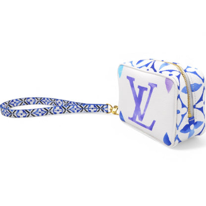 Louis-vuitton Monogram Giant By The Pool 2.0 Wapity Case Blue
