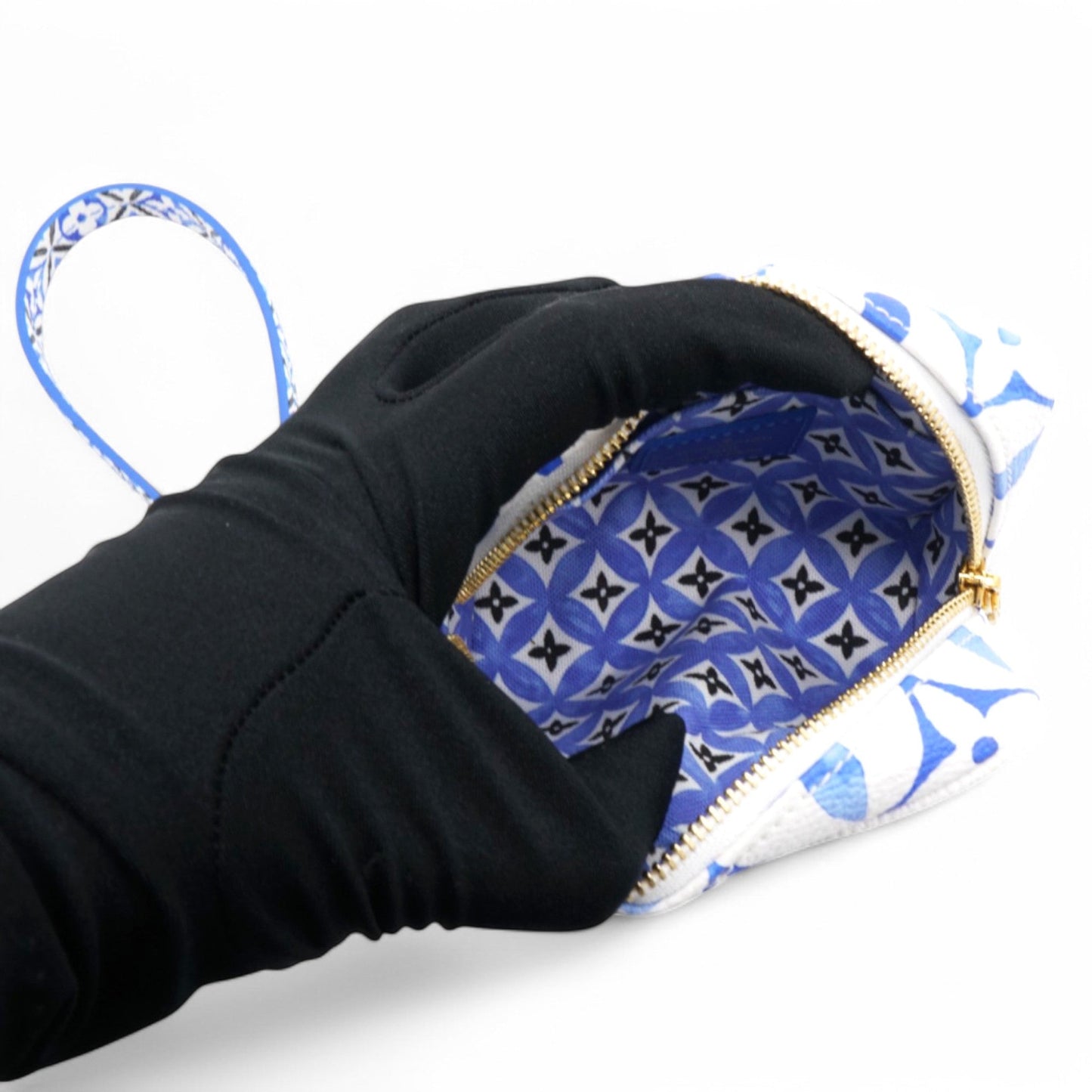 Louis-vuitton Monogram Giant By The Pool 2.0 Wapity Case Blue