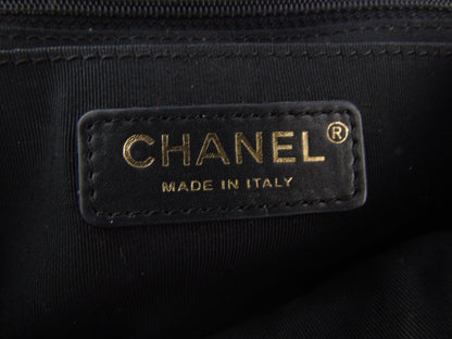 CHANEL classic black flap bag 'valentine charms'
