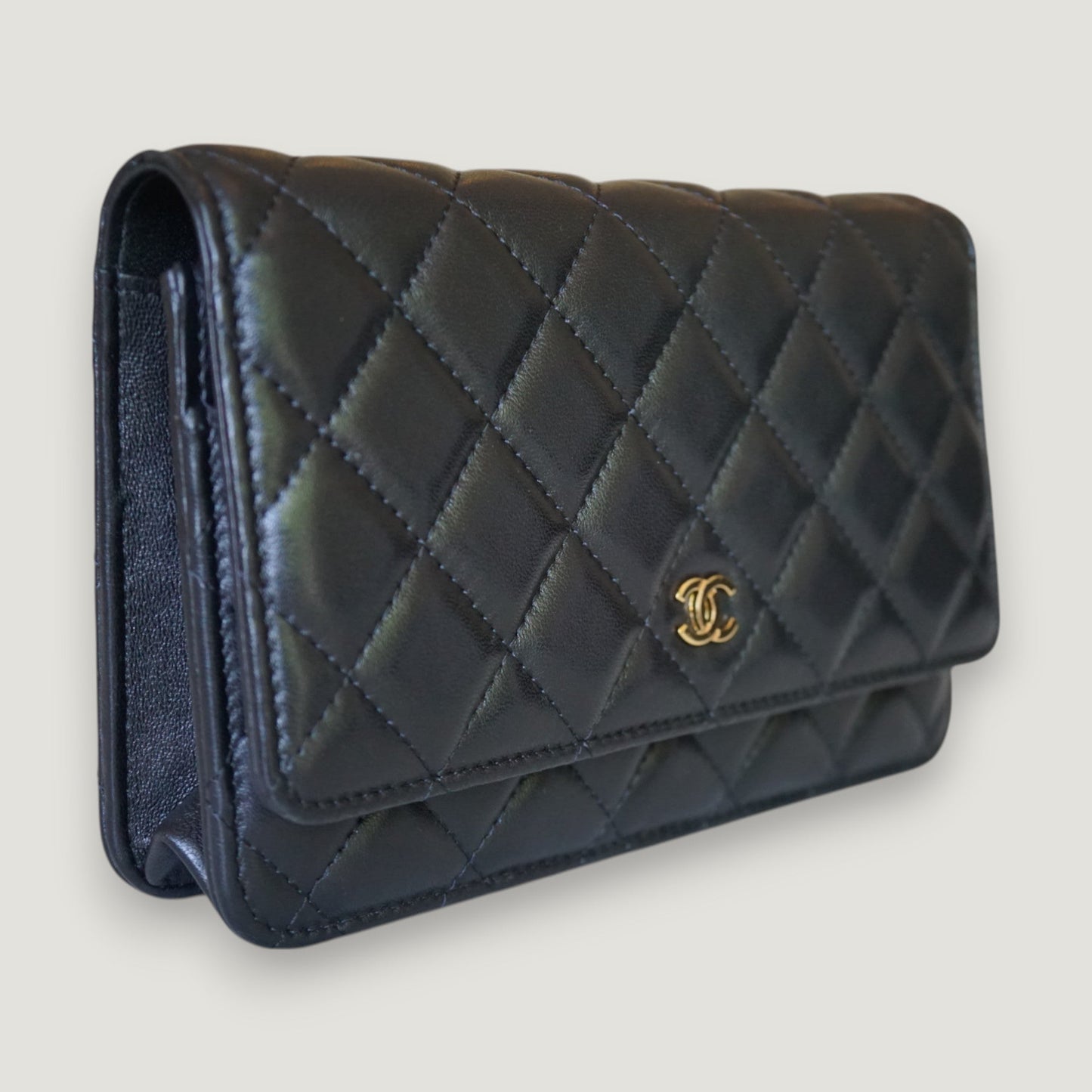 CHANEL WALLET ON CHAIN