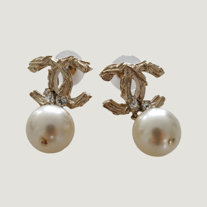 CHANEL EARRINGS | PEARLS