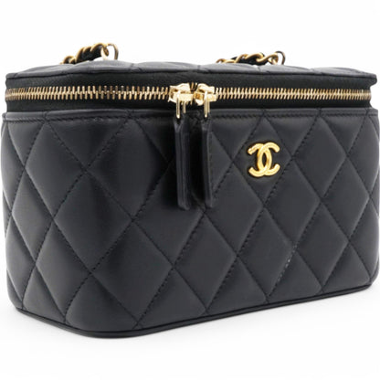 Lambskin Quilted Pearl Crush Small Vanity Case With Chain Black