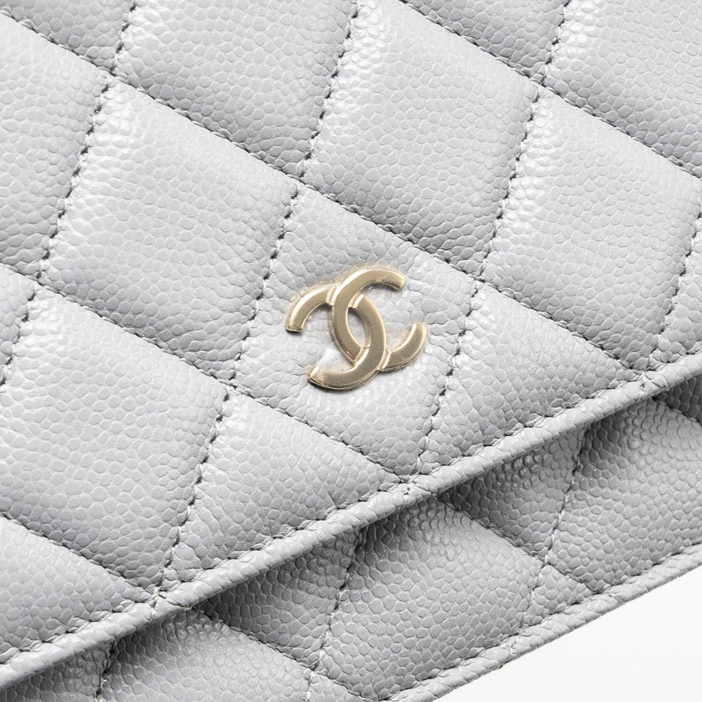 CHANEL Classic Wallet On Chain Caviar Light Grey LGHW (Microchip)