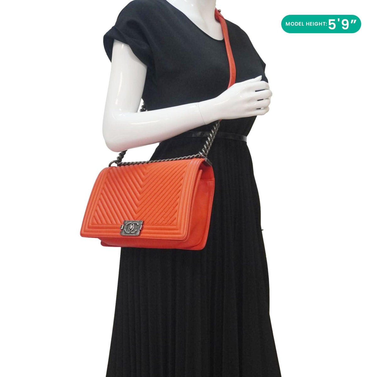 Chanel Boy Flap Chevron Quilted Shoulder Bag Red