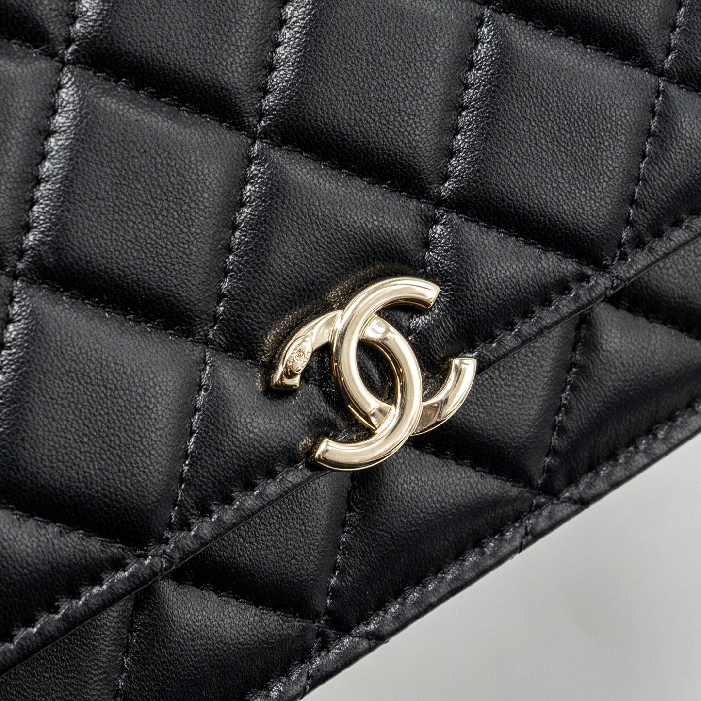 CHANEL leather top handle wallet on chain lambskin black LGHW (microchip)