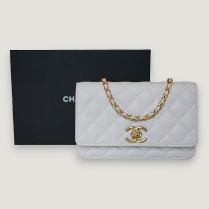 CHANEL WALLET ON CHAIN | CAMELLIA