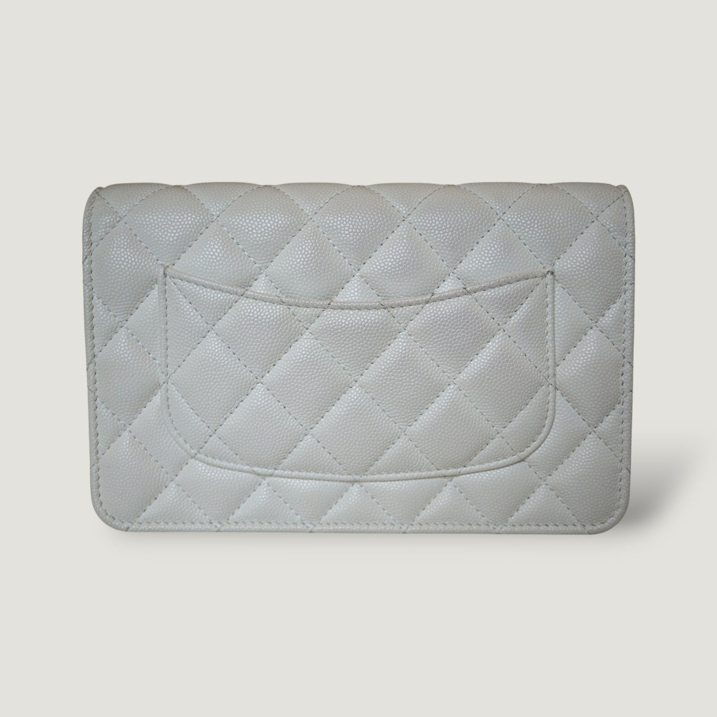 CHANEL WALLET ON CHAIN | CAMELLIA