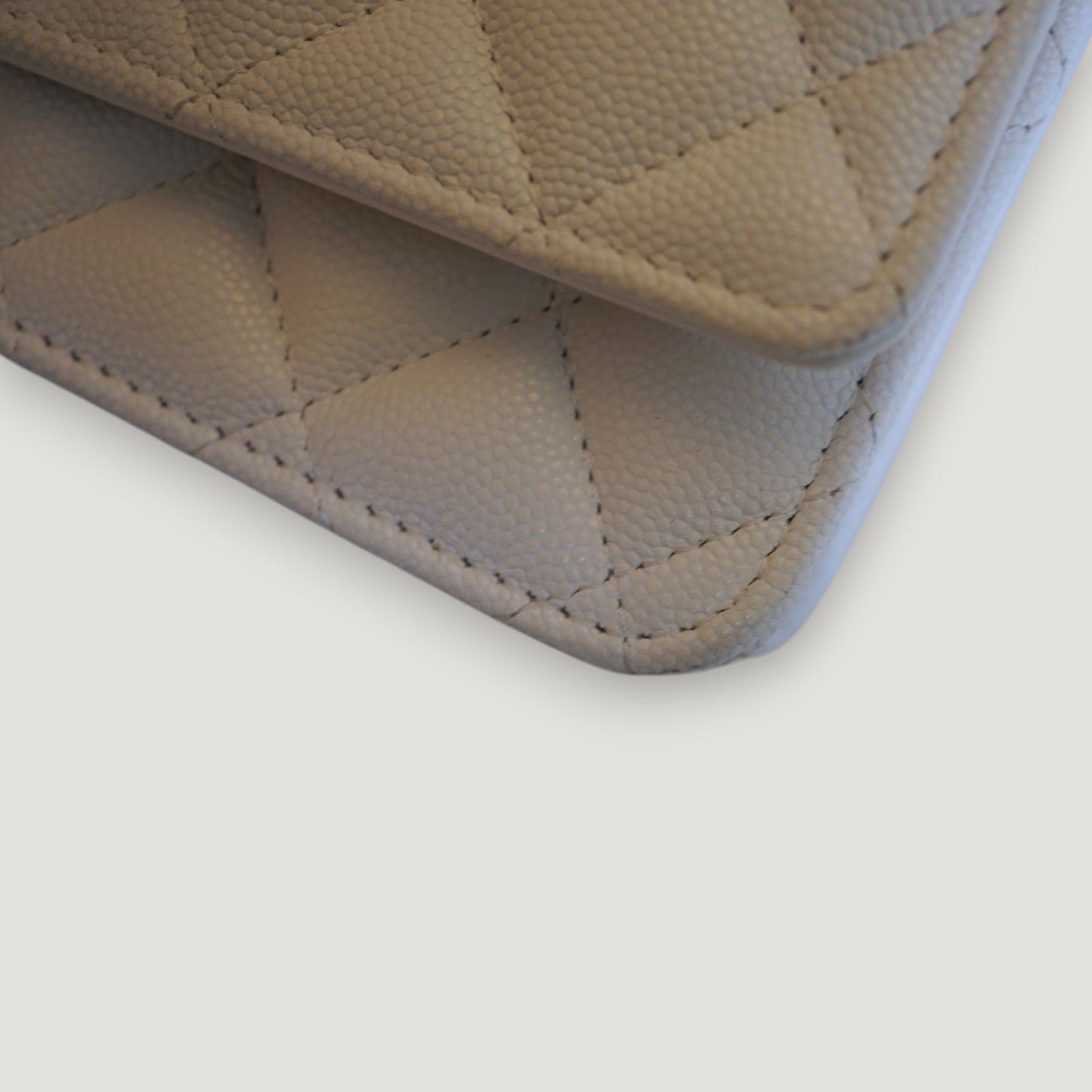 CHANEL WALLET ON CHAIN | CAMELLIA
