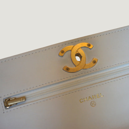 CHANEL WALLET ON CHAIN | CAMELLIA