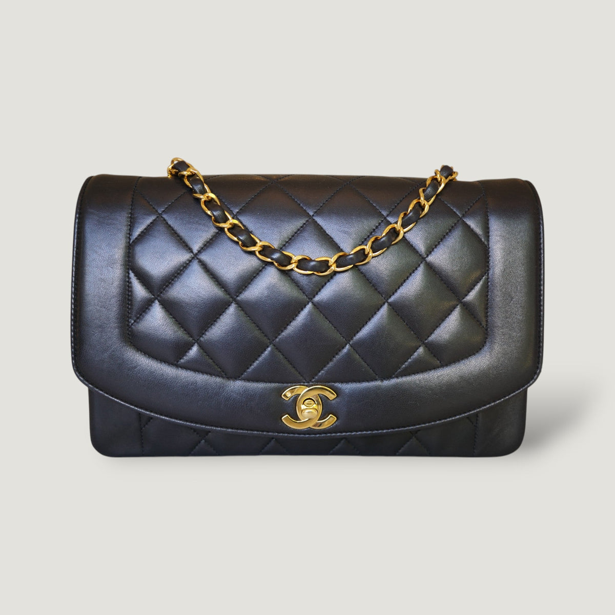 CHANEL DIANA MEDIUM BAG