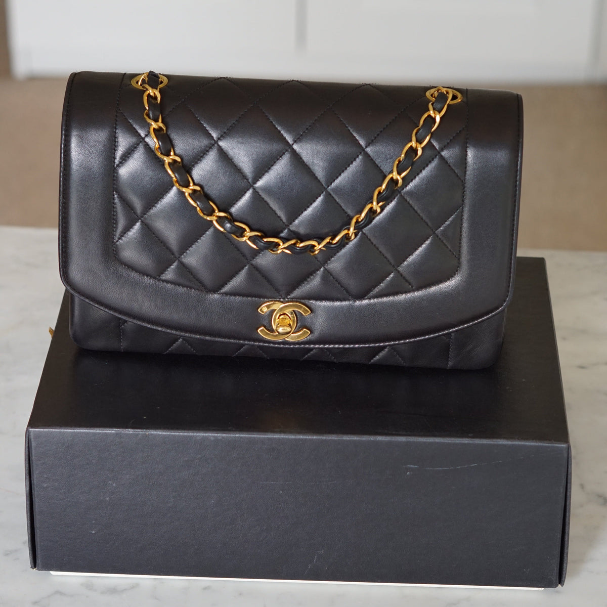 CHANEL DIANA MEDIUM BAG