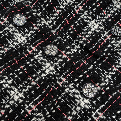 Chanel size 34 21K Tweed Jacket multicolour black / white/ pink