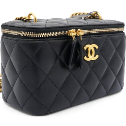 Lambskin Quilted Sweet Camellia Small Vanity Case With Chain Black