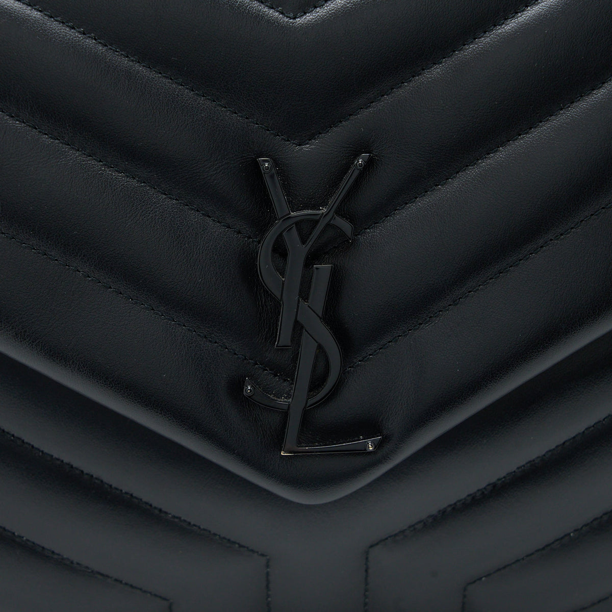 Saint Laurent / YSL Medium LouLou Shoulder Bag Calfskin Black with Black Hardware