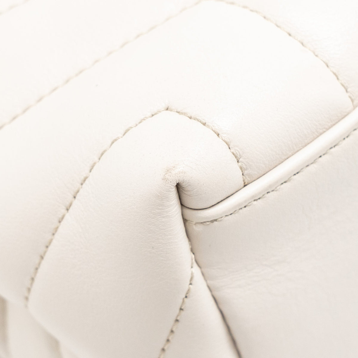 Saint Laurent/YSL Medium Lou Lou Bag Calfskin White SHW