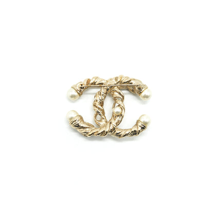 CHANEL CC PERAL BROOCH GHW
