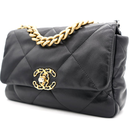 19 Small Flap Black Bag