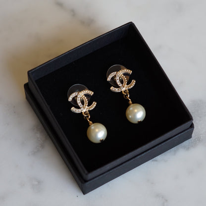CHANEL EARRINGS | PEARLS
