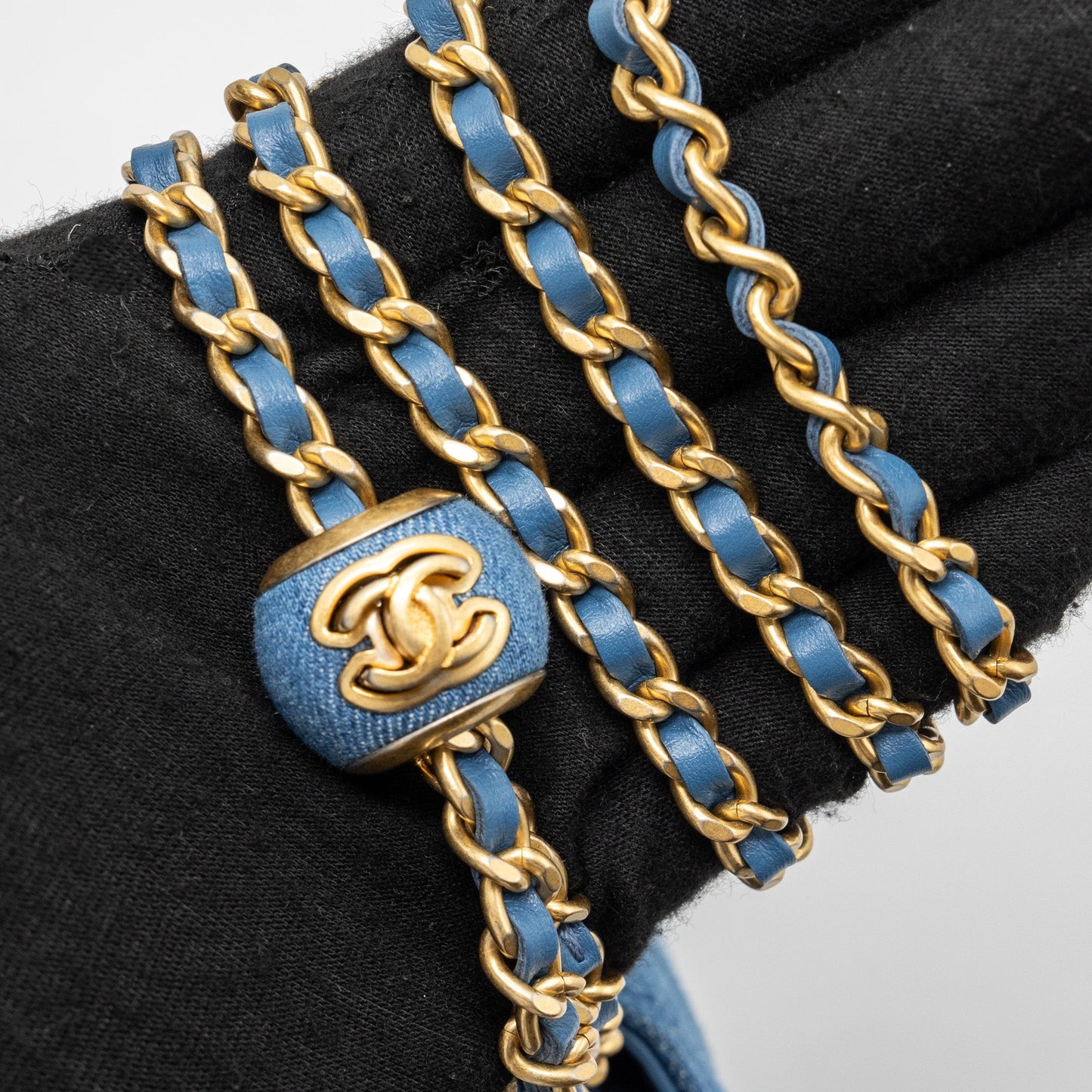 Chanel pearl crush wallet on chain denim blue GHW (microchip)