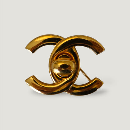 CHANEL BROOCH CC TURNLOCK